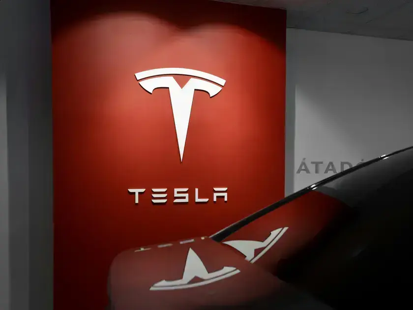 Motorista de Tesla acelerou até o limite antes de tragédia em Texas 1 Motorista de Tesla acelerou até o limite antes de tragédia em Texas
