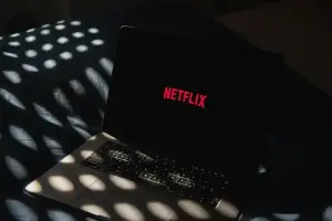 Netflix Channels: como a plataforma resgata o conforto da TV programada