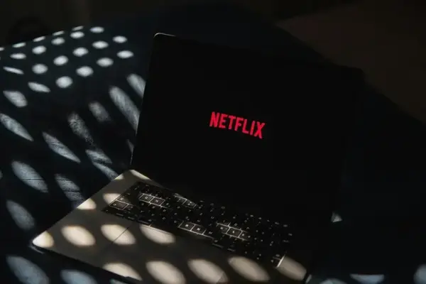 Netflix Channels: como a plataforma resgata o conforto da TV programada