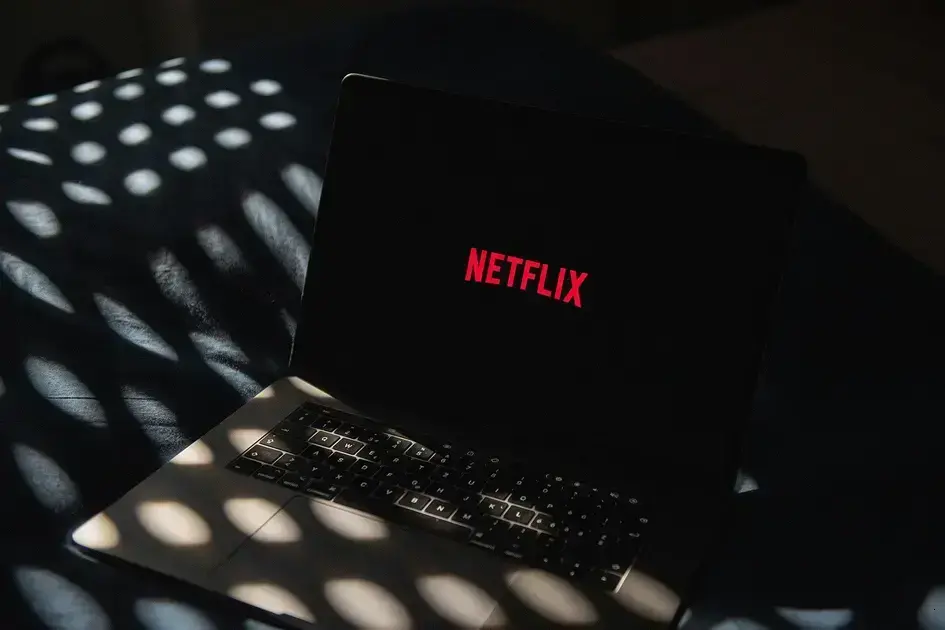 Netflix Channels: como a plataforma resgata o conforto da TV programada
