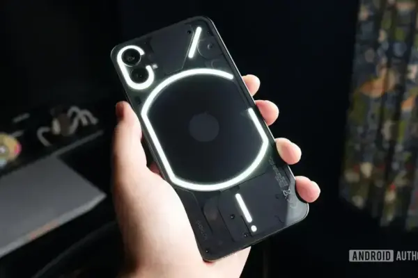 Nothing Phone 1 recebe último update e encerra suporte oficial em 2026