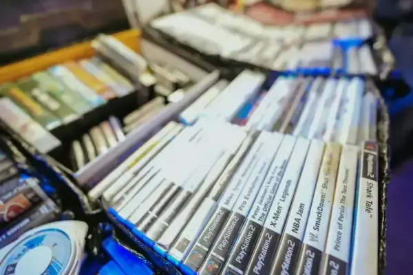 O futuro das seções de jogos: prateleiras com cartões de download assustam fãs