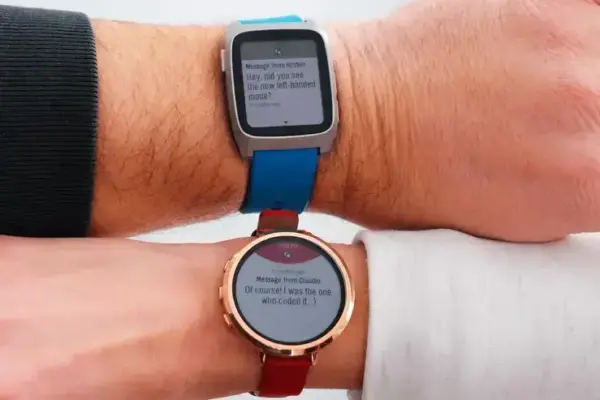 Pebble Time 2 enfrenta problemas com tela quebrada e botões defeituosos com garantia curta
