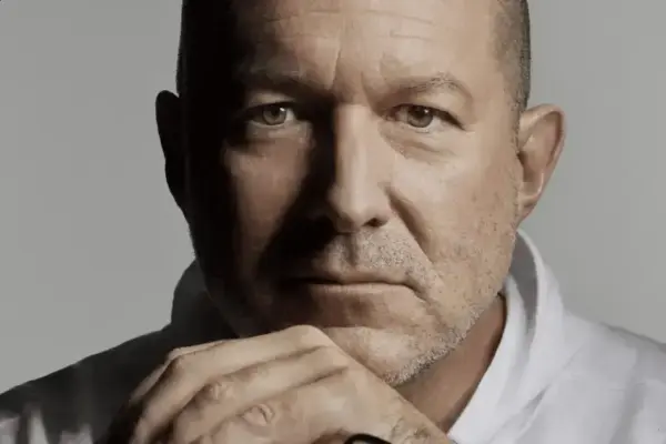 Por que Jony Ive ficou de fora do processo da Apple contra a OpenAI?