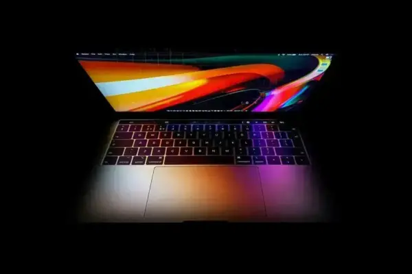 Redesign do MacBook Pro com chip M7 chega ao modelo básico em 2027