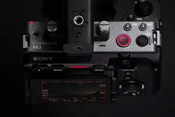 Sony FX5: A nova câmera full-frame de cinema chega em julho com sensor avançado