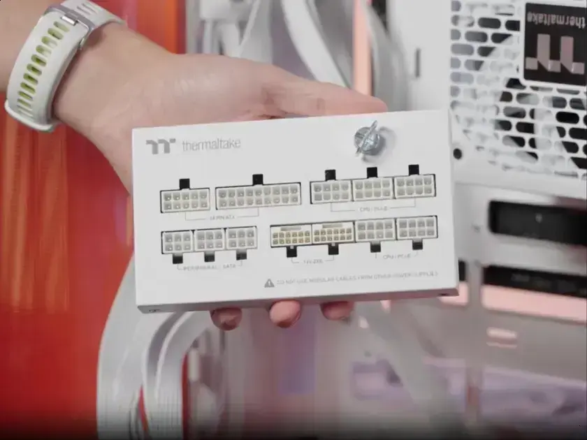 Thermaltake Dockpower FI: PSU modular que facilita upgrades e organização