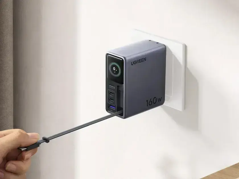 Ugreen lança carregador GaN rápido de 160W com WiFi e cabo retrátil