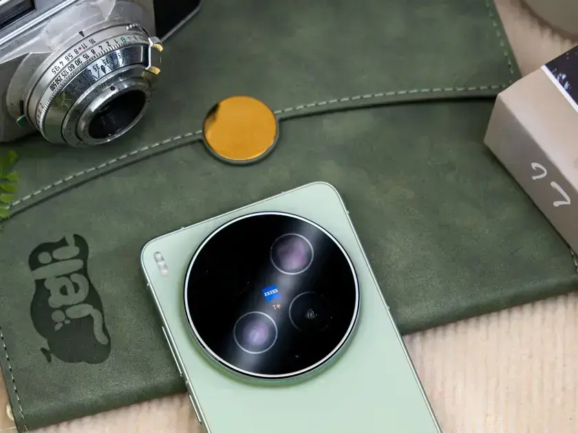 Vivo X500 Ultra: Protótipos revelam novidades nas câmeras Zeiss 35mm e 85mm 1 Vivo X500 Ultra: Protótipos revelam novidades nas câmeras Zeiss 35mm e 85mm