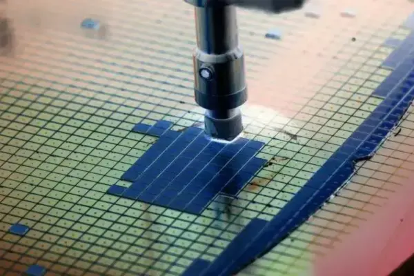 Apple corre para garantir RAM — iPhone 18 Pro pode faltar no lançamento