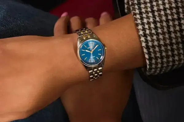 Citizen lança dois relógios Eco-Drive Peyten estilosos movidos a luz