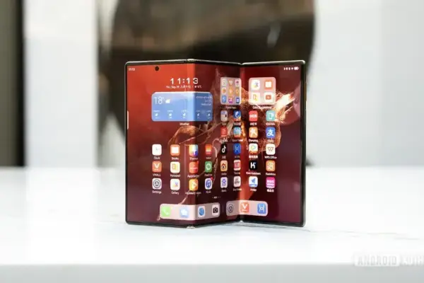 Conheça o Huawei Mate XT 2: O novíssimo smartphone tri-fold com design inovador