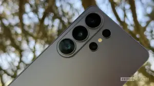 Galaxy S27 Ultra pode ganhar câmera mais fina com processo inovador de tinta