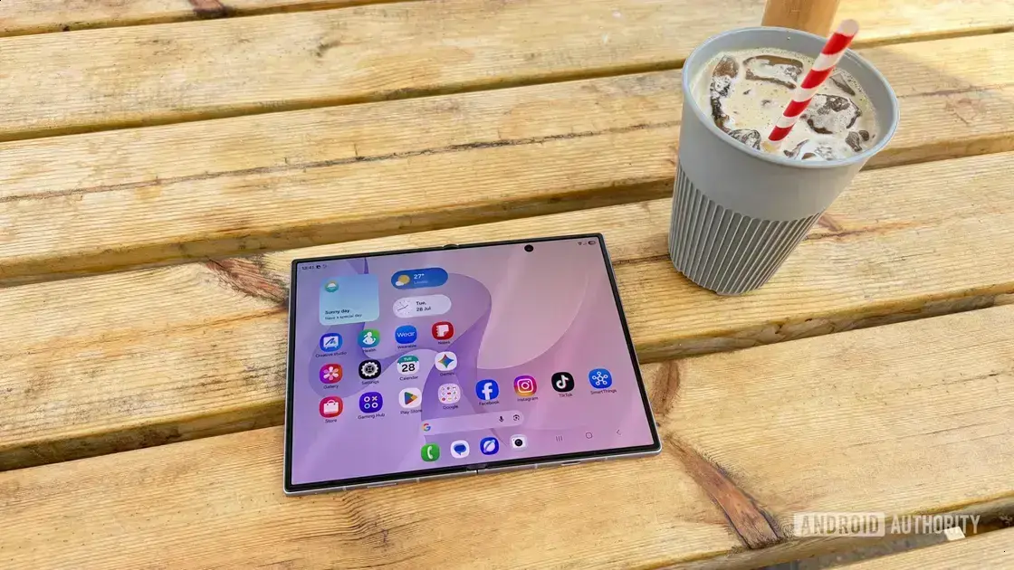 Galaxy Z Fold 8 conquista fãs com design inovador e praticidade em 2026