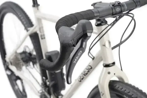 Genesis Croix De Fer 60: e-bike gravel ágil com motor Mahle e componentes clássicos