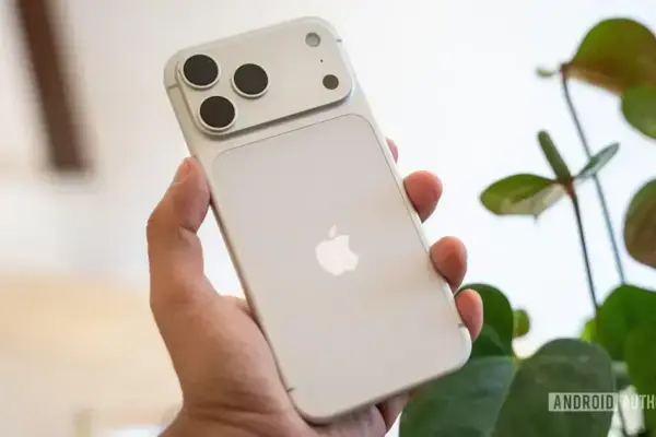 iPhone 17 Pro sobrevive a queda de 3.600 pés quase intacto no Canadá