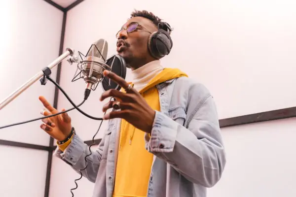 Gerador de música com IA: como a tecnologia está criando músicas com qualidade de estúdio com mais rapidez