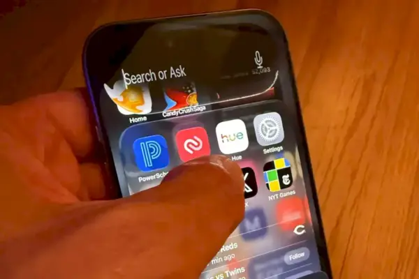 iOS 27 é melhor, mas o novo gesto de Siri no topo irrita usuários