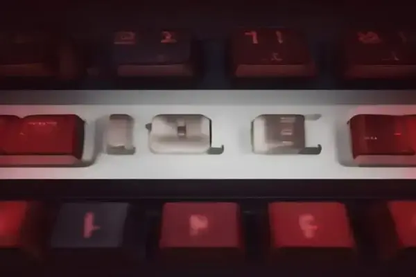 Teclado mecânico Firefox de $200 esgota rapidamente e deve voltar ao estoque