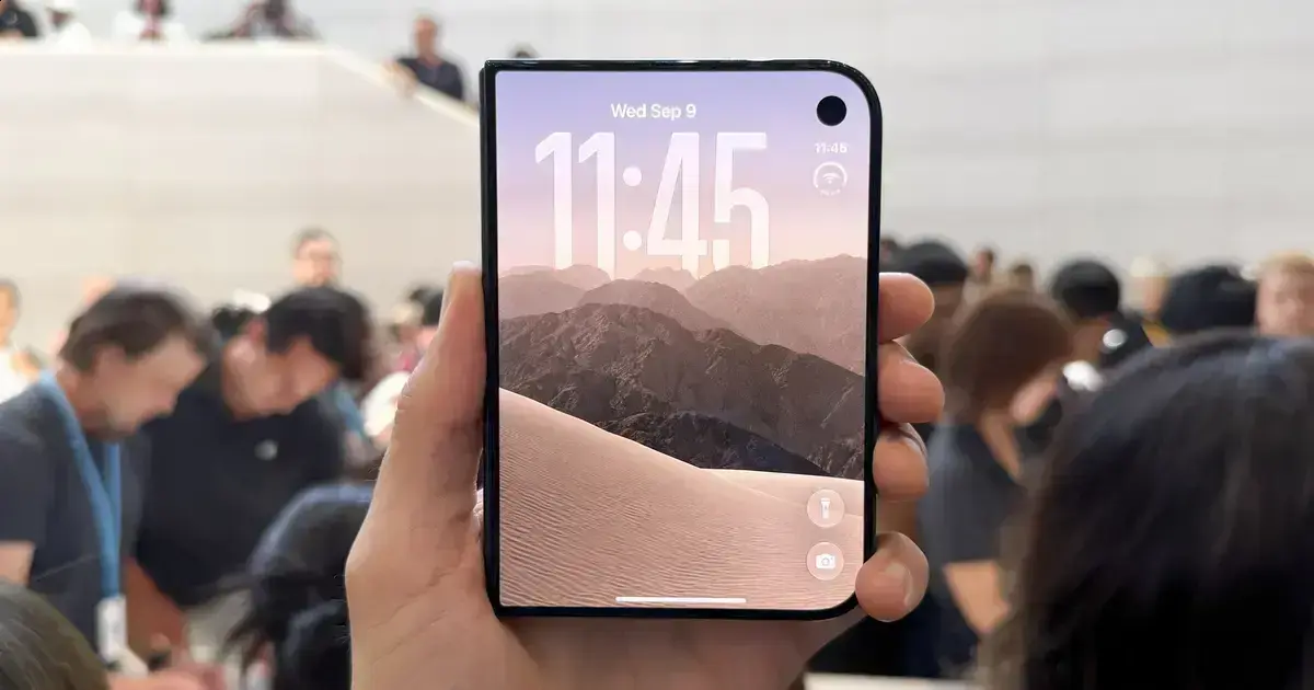 Teardown do iPhone Duo revela facilidades e desafios em reparos USB-C e tela dobrável
